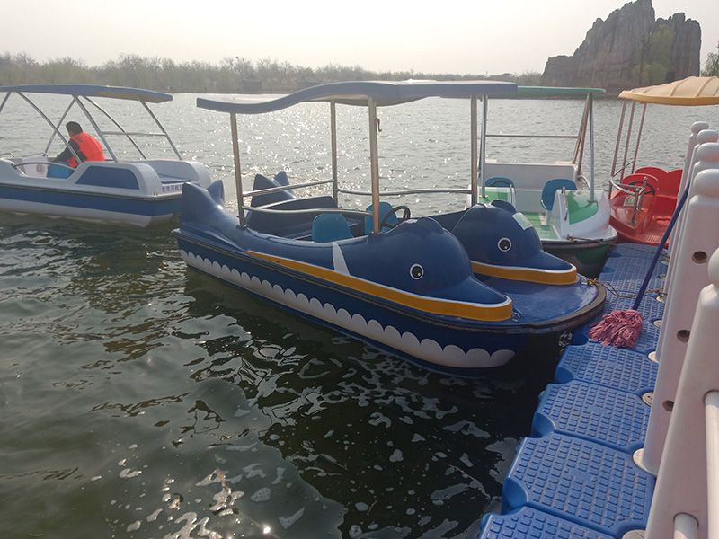 新款4-5人海豚電動船